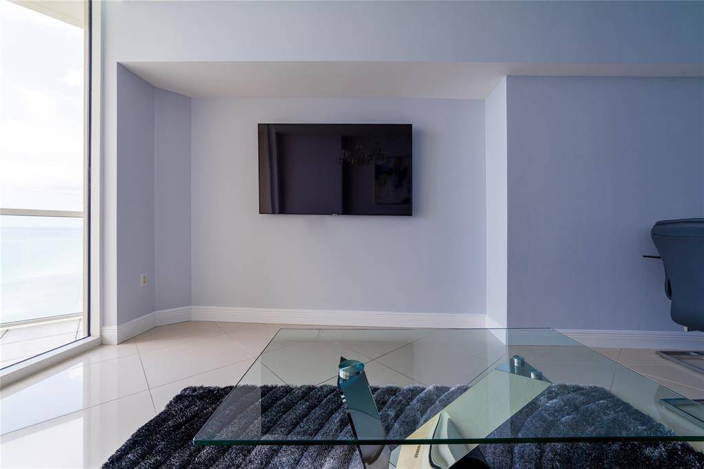 Sunny Isles Beach, FL 33160,16699 Collins Ave #4201