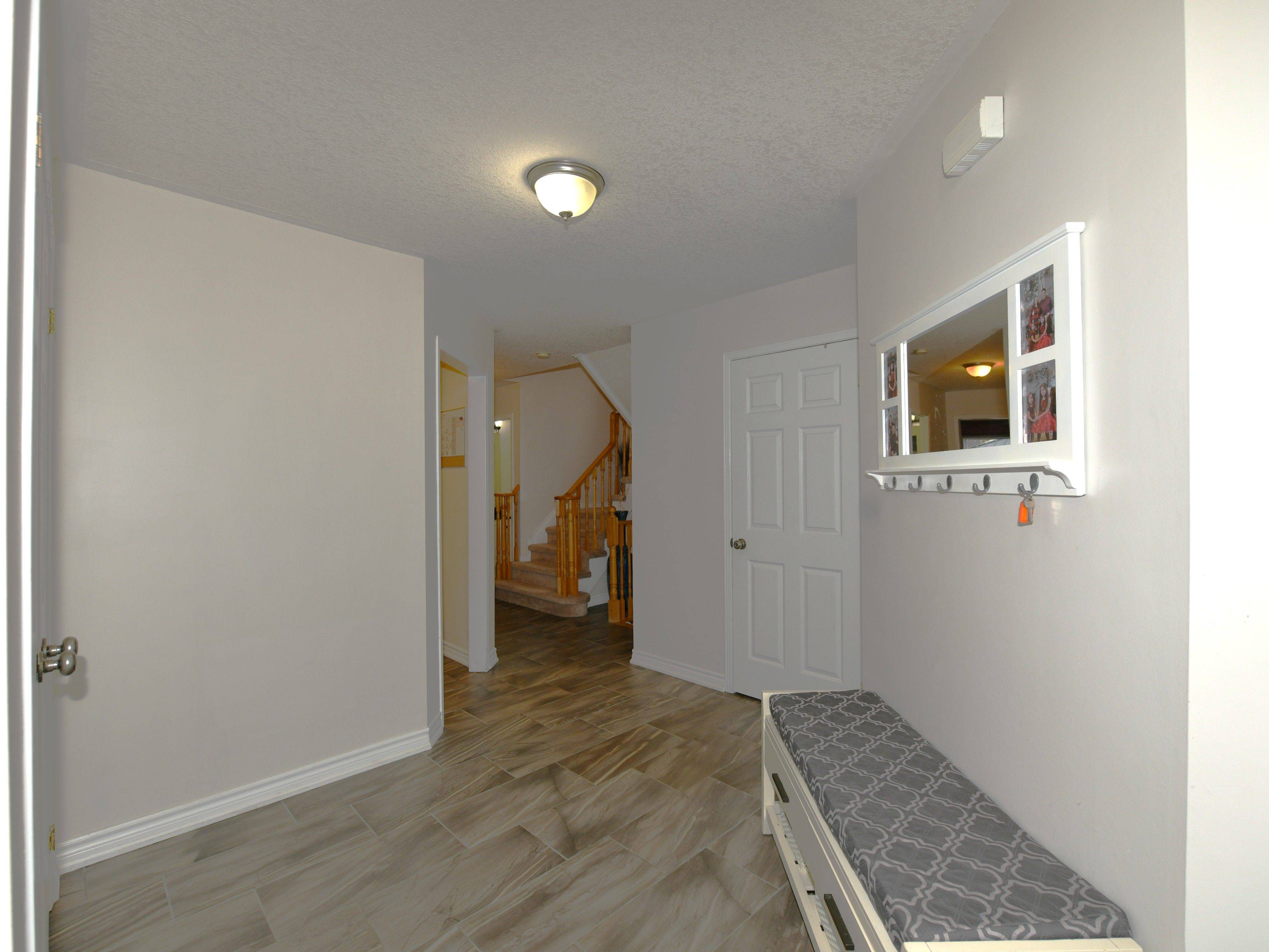 Cambridge, ON N1P 1G2,19 Flockhart RD