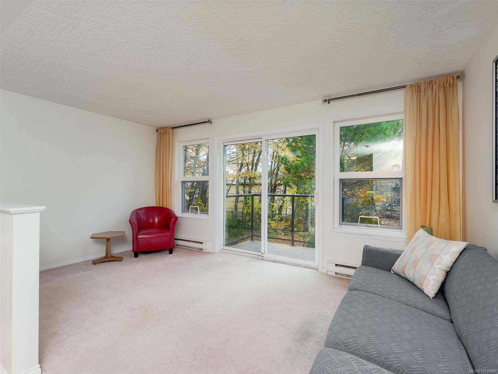 Saanich, BC V8P 5T5,1485 Garnet Rd #213