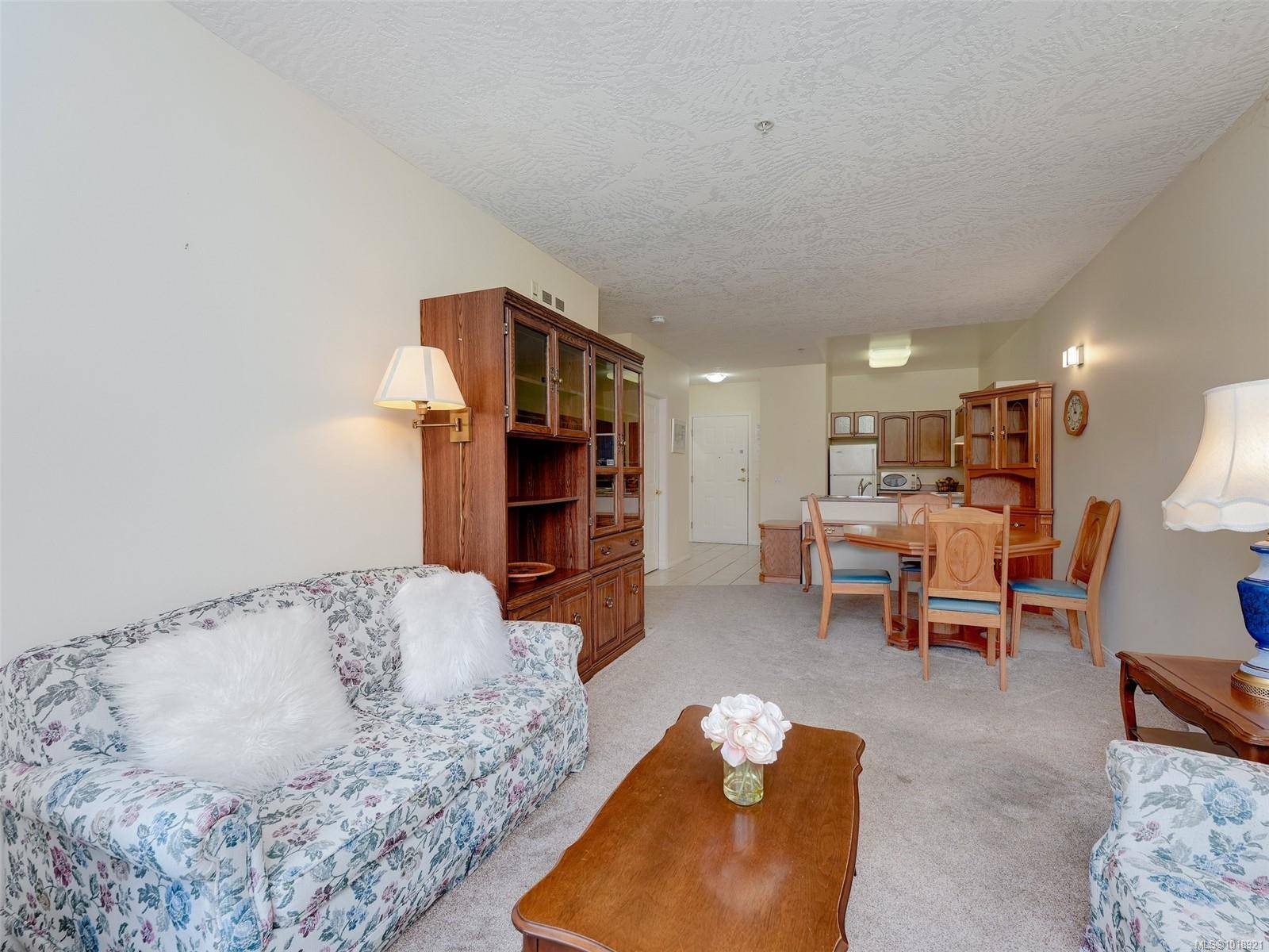 Saanich, BC V8P 5T5,1485 Garnet Rd #114