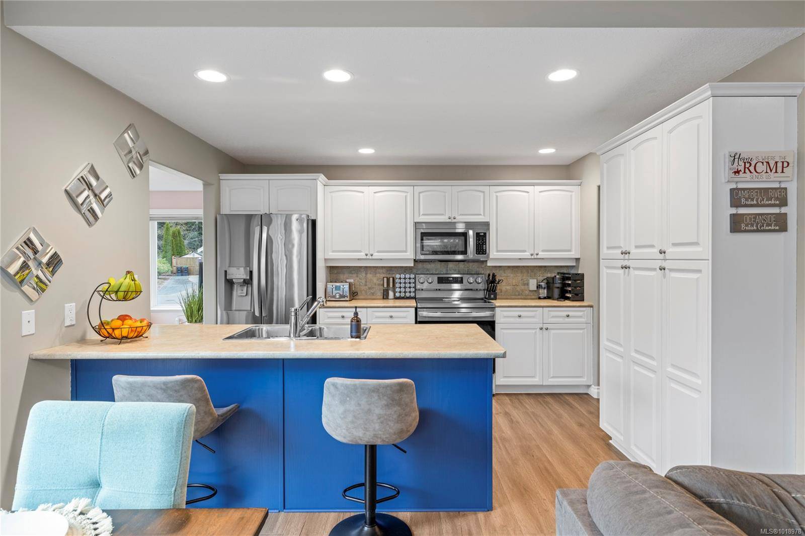 French Creek, BC V9P 2Z5,560 Viking Way