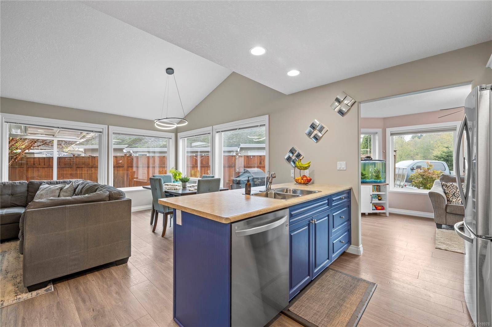 French Creek, BC V9P 2Z5,560 Viking Way