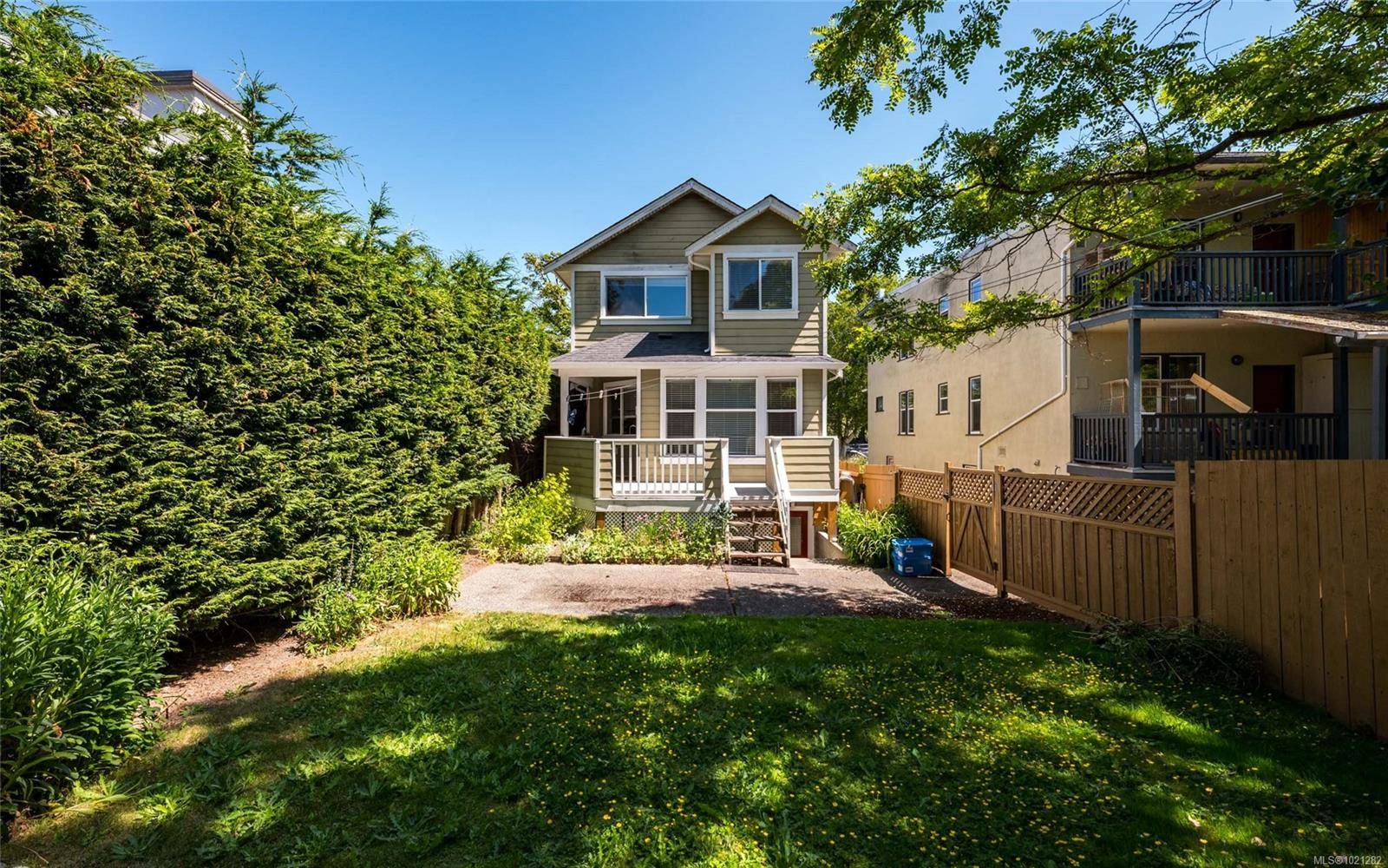 Victoria, BC V8V 1R4,257 Michigan St