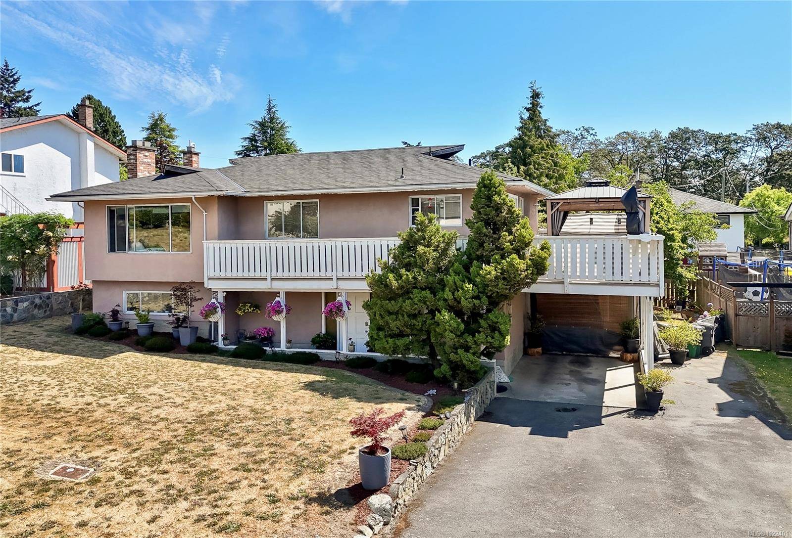 Saanich, BC V8P 5J7,3273 Megaw Pl