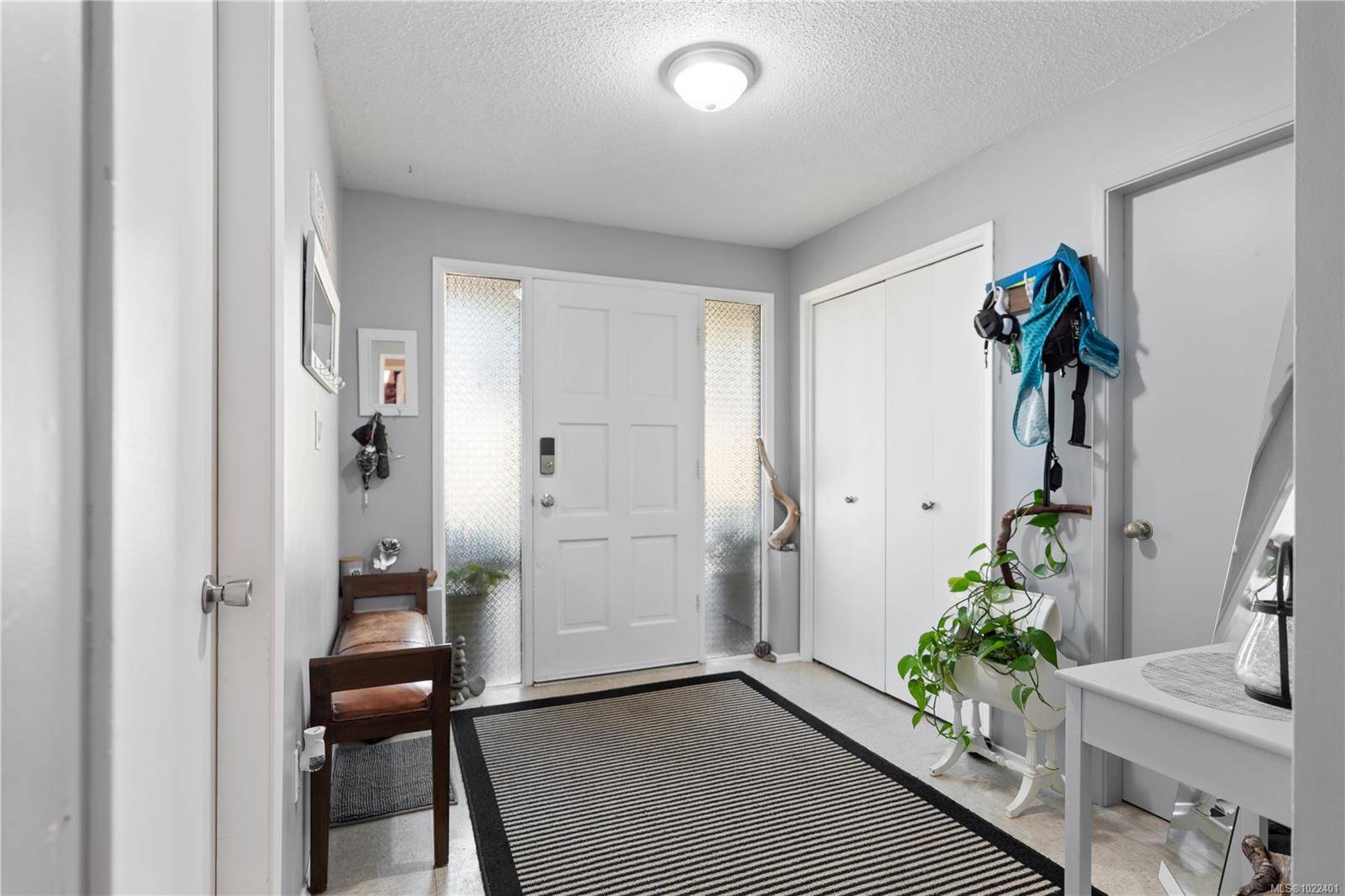 Saanich, BC V8P 5J7,3273 Megaw Pl