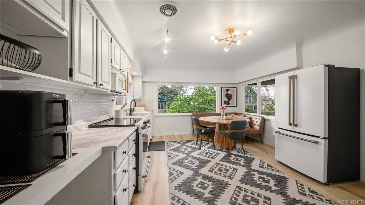 Oak Bay, BC V8V 3K8,2360 Cranmore Rd