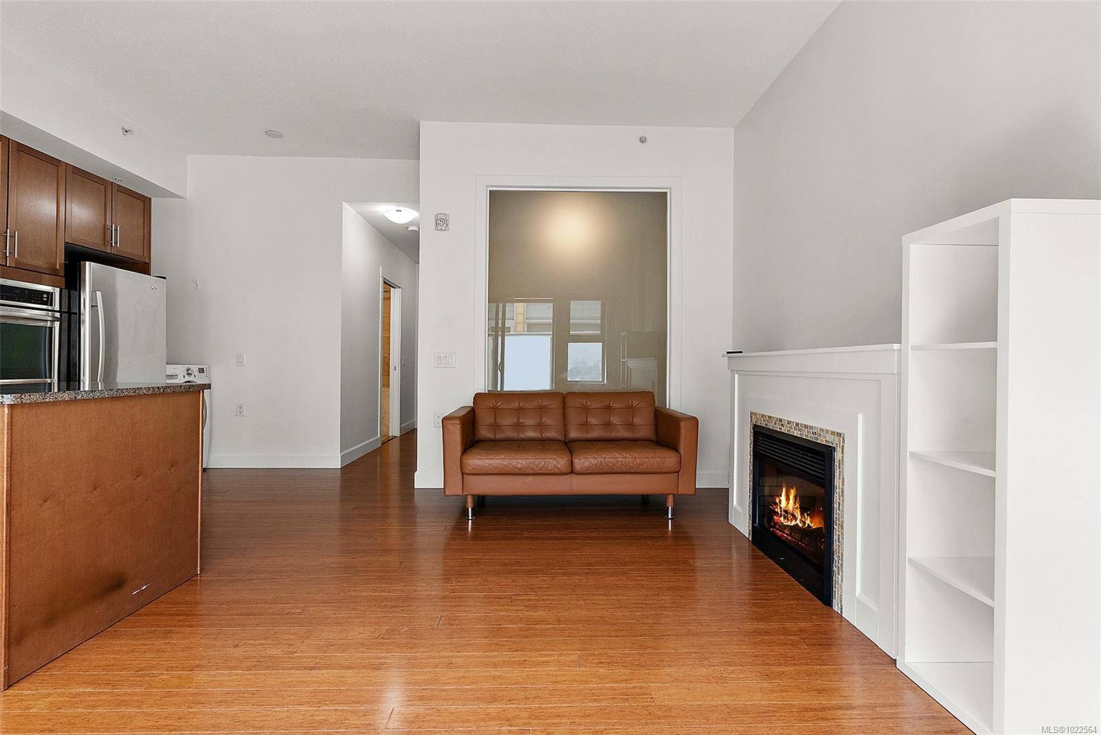 Victoria, BC V8V 3X3,240 Cook St #211