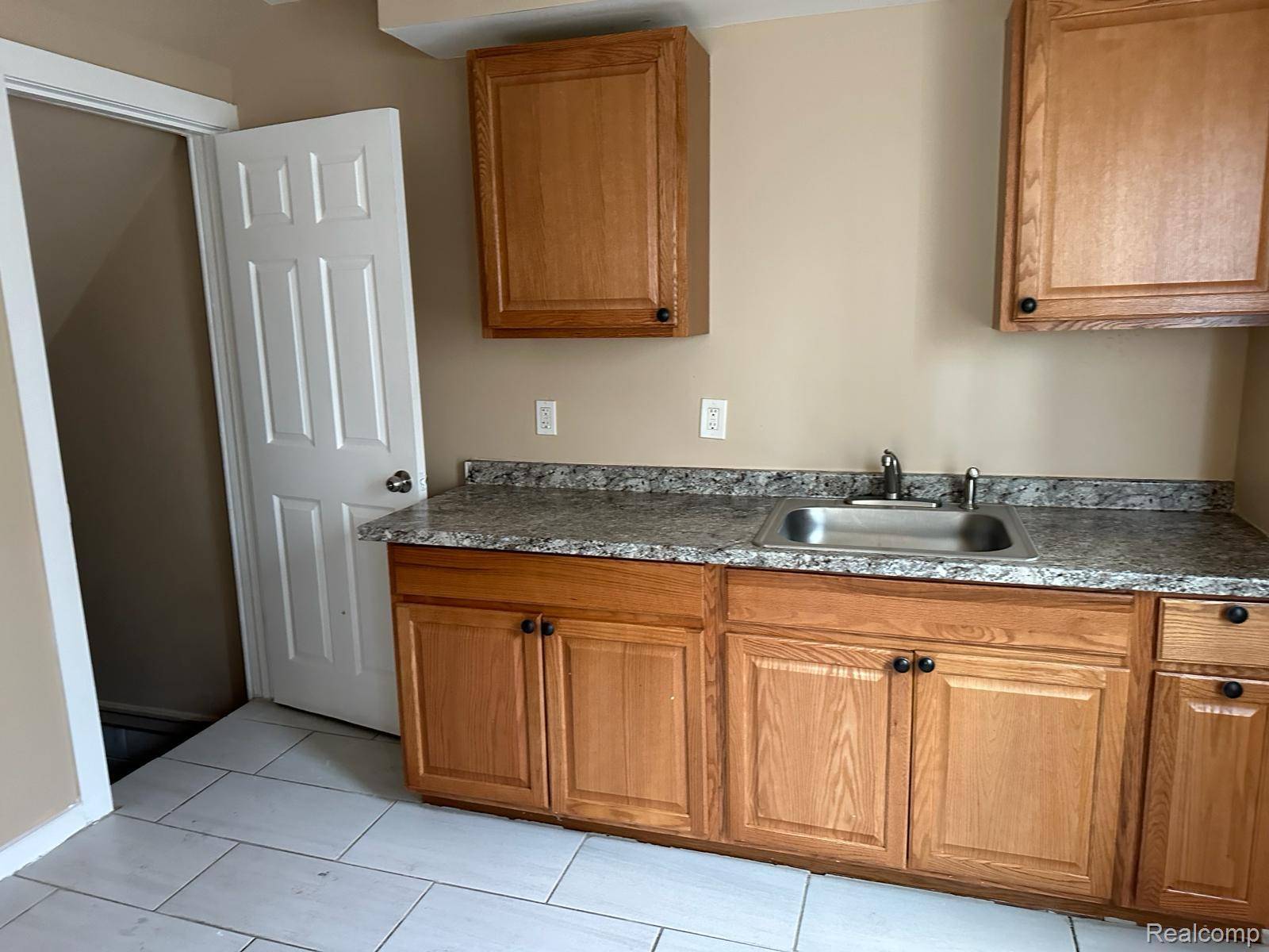 Detroit, MI 48228,8878 Evergreen AVE