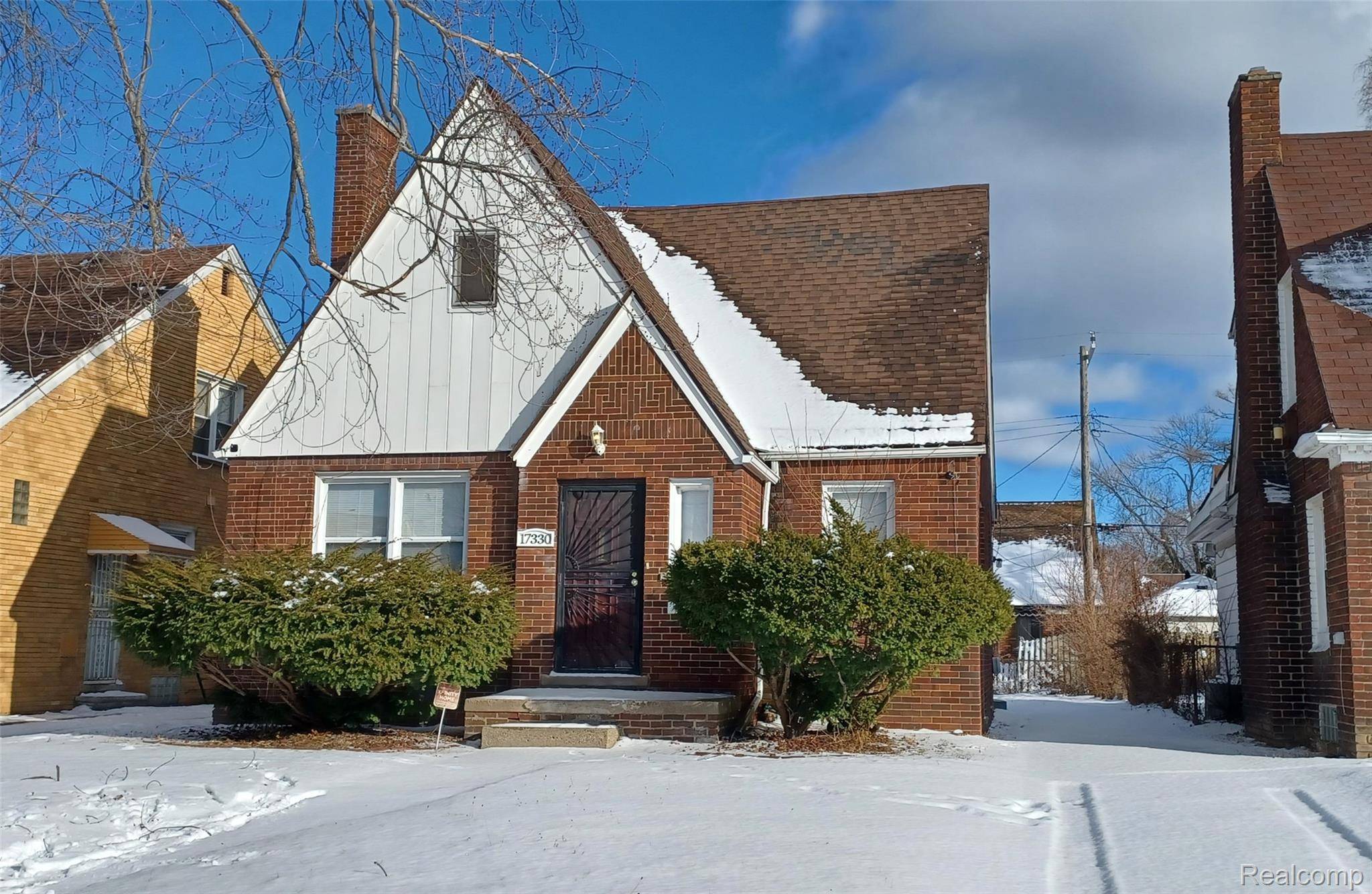 Detroit, MI 48235,17330 Strathmoor ST