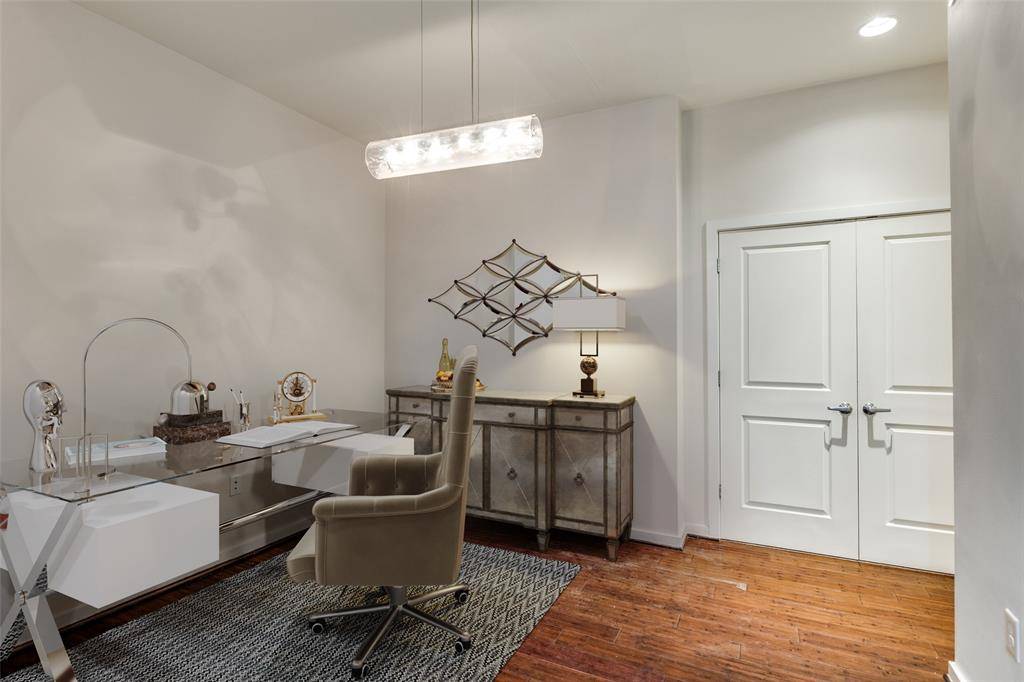 Dallas, TX 75202,1200 Main Street #1201