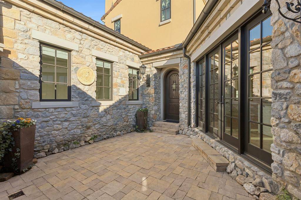 Westlake, TX 76262,10 Comillas Drive