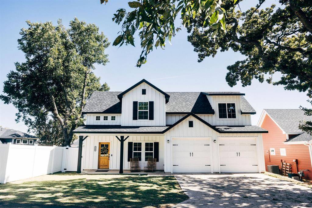 Lake Dallas, TX 75065,216 Wilson Street