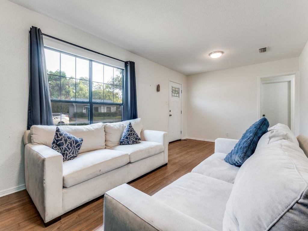 Dallas, TX 75218,11528 Sinclair Avenue