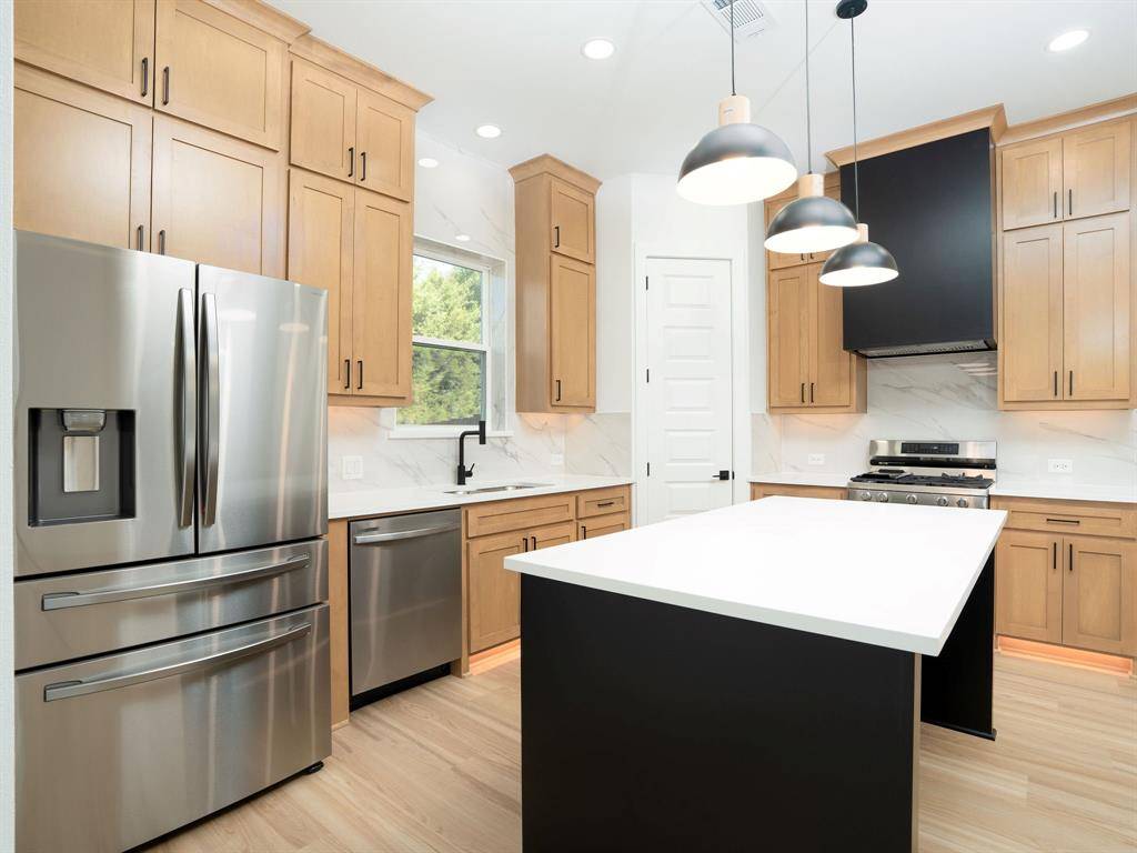 Dallas, TX 75236,5851 Millar Drive