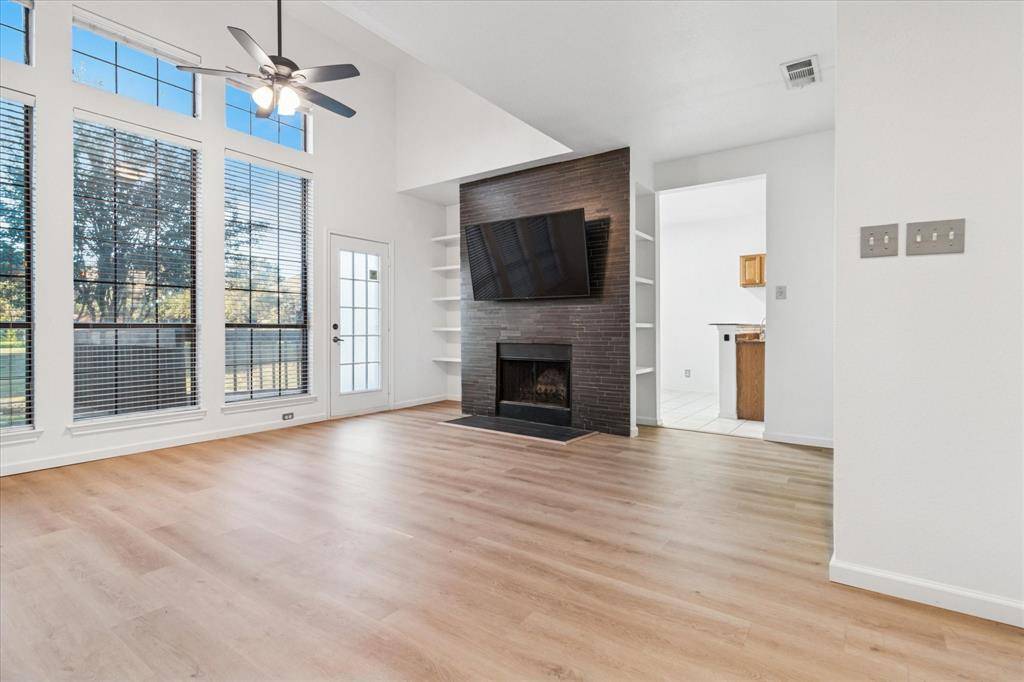 Irving, TX 75063,211 Cimarron Trail #4