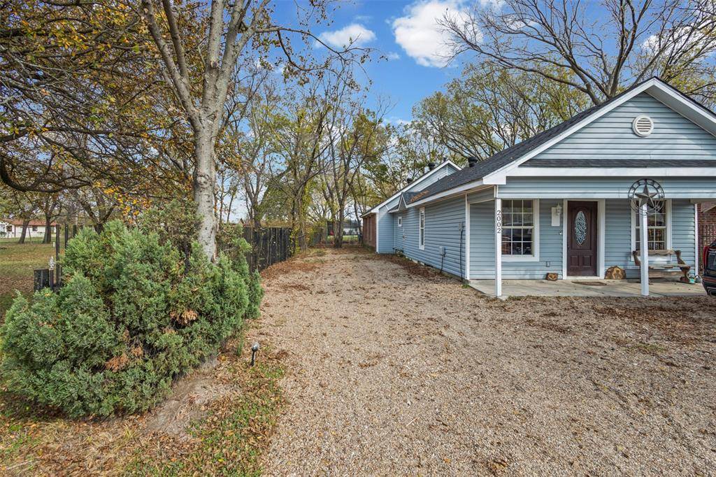 Ennis, TX 75119,2002 NE Main Street