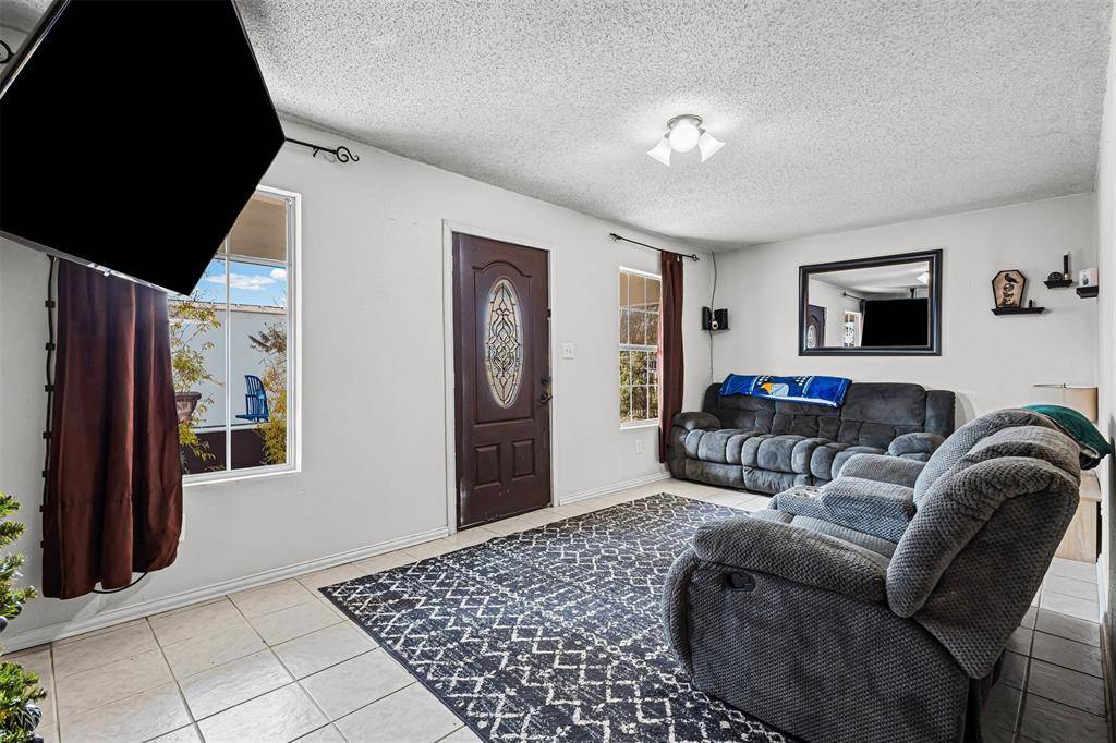 Ennis, TX 75119,2002 NE Main Street