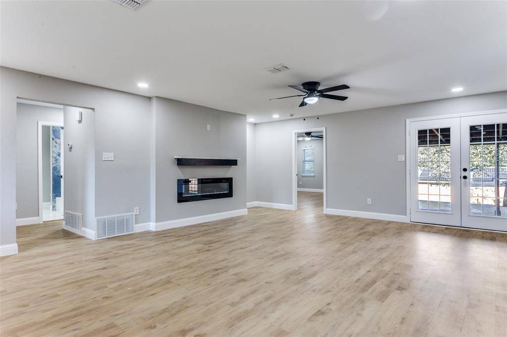 Fort Worth, TX 76112,1420 Meadow Lane Terrace