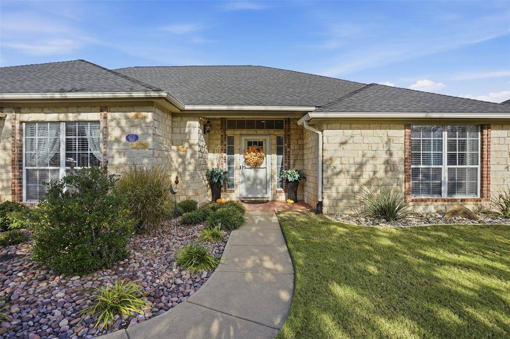 Granbury, TX 76048,616 Parker Lane
