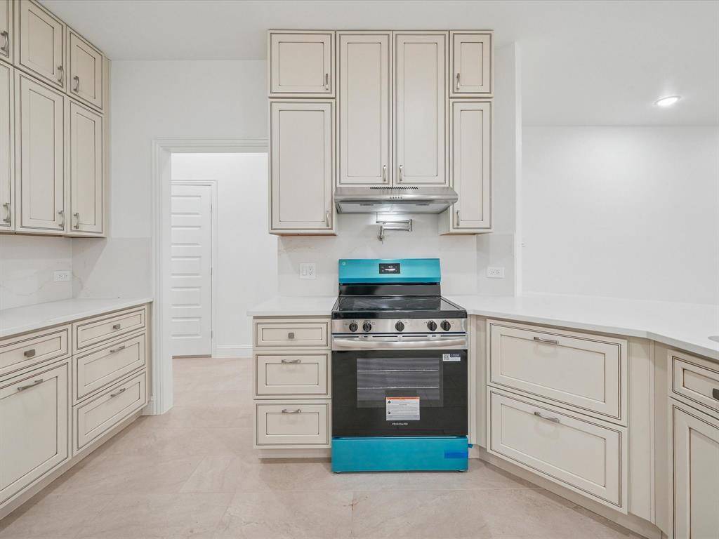 Mesquite, TX 75149,706 Cedar Drive