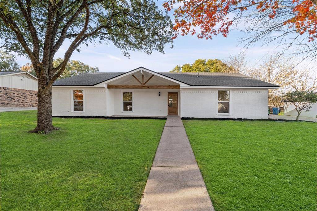 Hewitt, TX 76643,336 Oakwood Lane