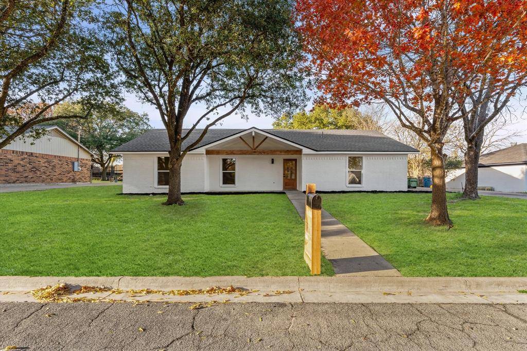 Hewitt, TX 76643,336 Oakwood Lane