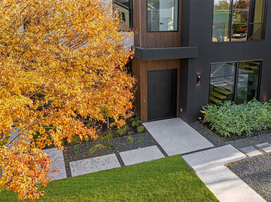 Dallas, TX 75218,10316 Bel Aire Drive