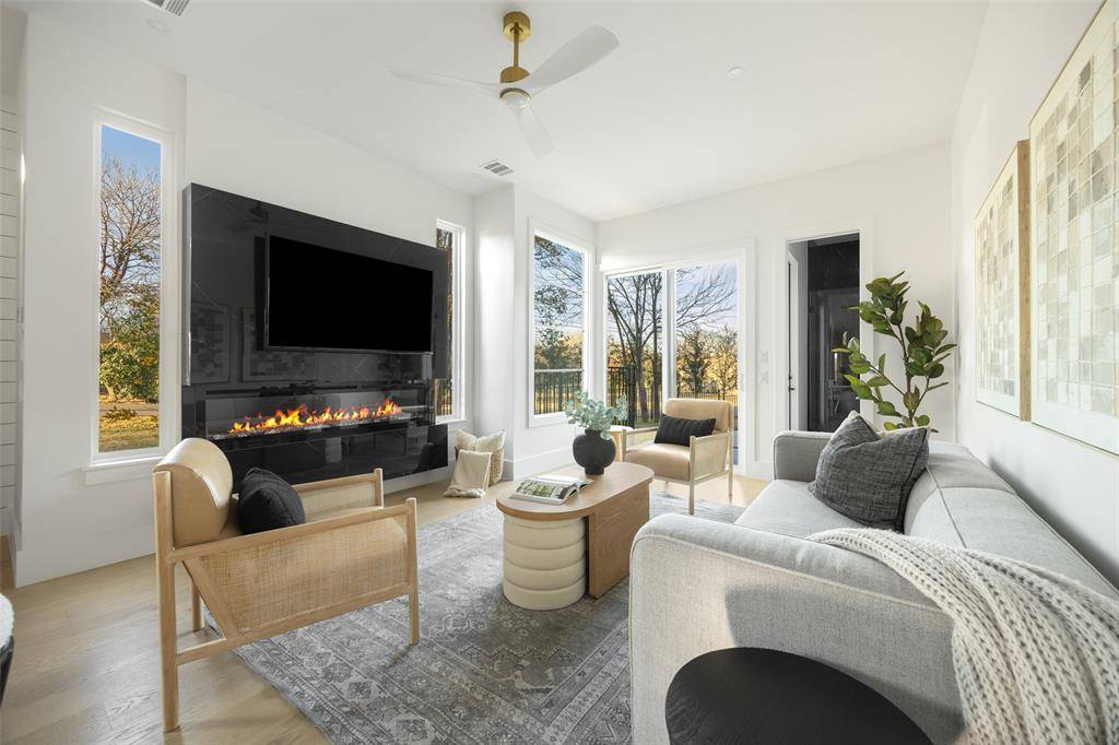 Dallas, TX 75218,10316 Bel Aire Drive