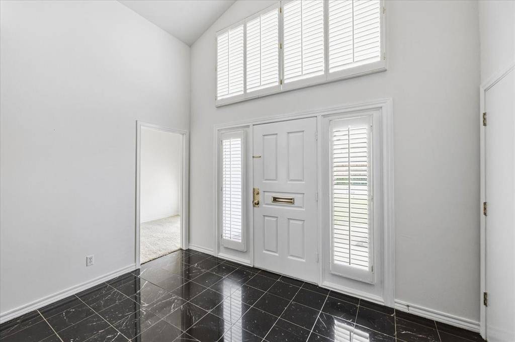 Benbrook, TX 76126,22 One Main Place