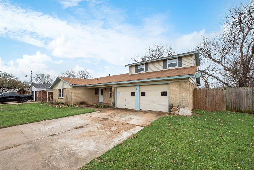 Crowley, TX 76036,725 Meadowlark Circle