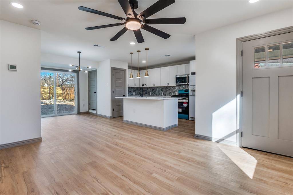 Grand Prairie, TX 75051,918 SW 4th Street