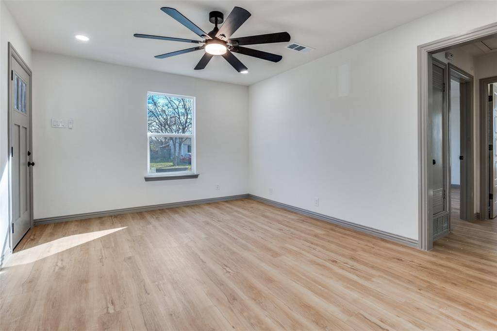 Grand Prairie, TX 75051,918 SW 4th Street