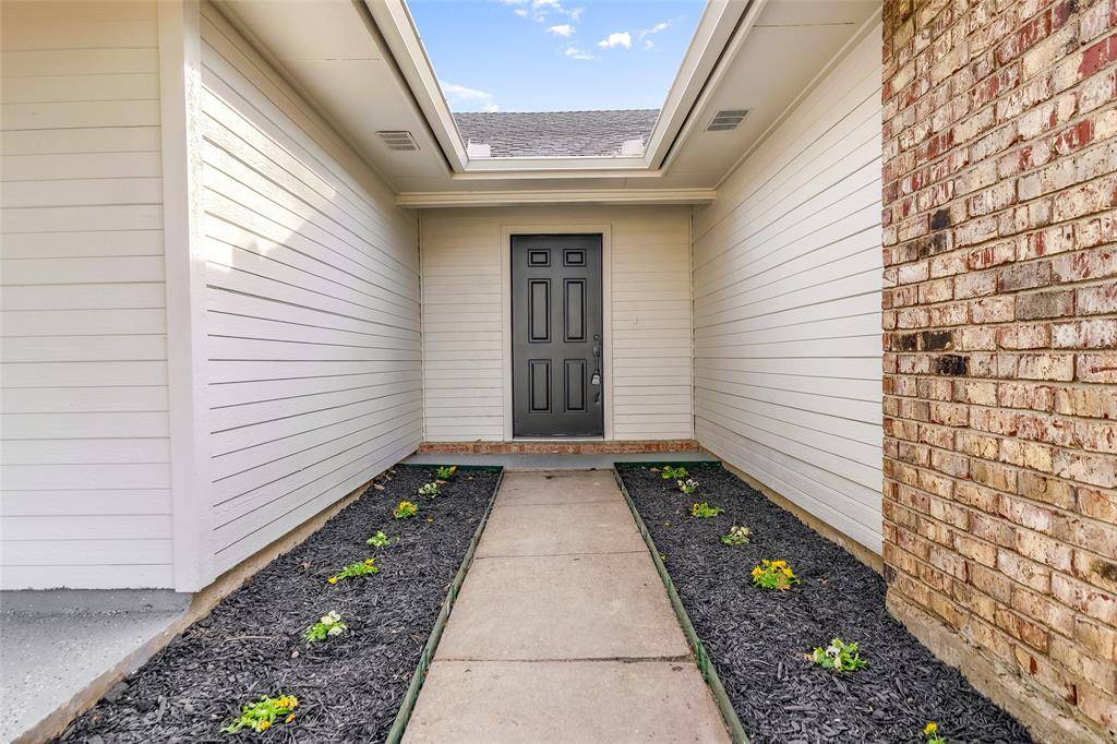 Grand Prairie, TX 75052,2433 Mckensie Lane