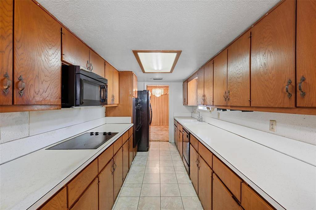 Dallas, TX 75232,1715 Shady Glen Lane