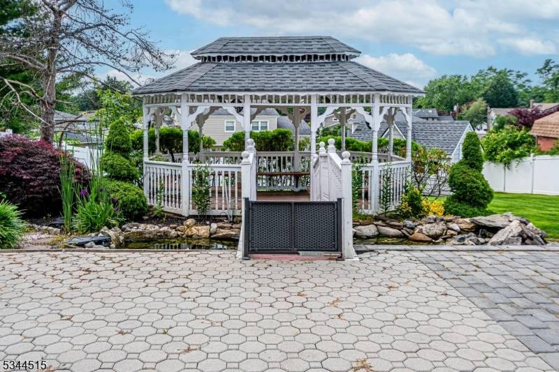 Roseland Boro, NJ 07068,34 LINCOLN ST