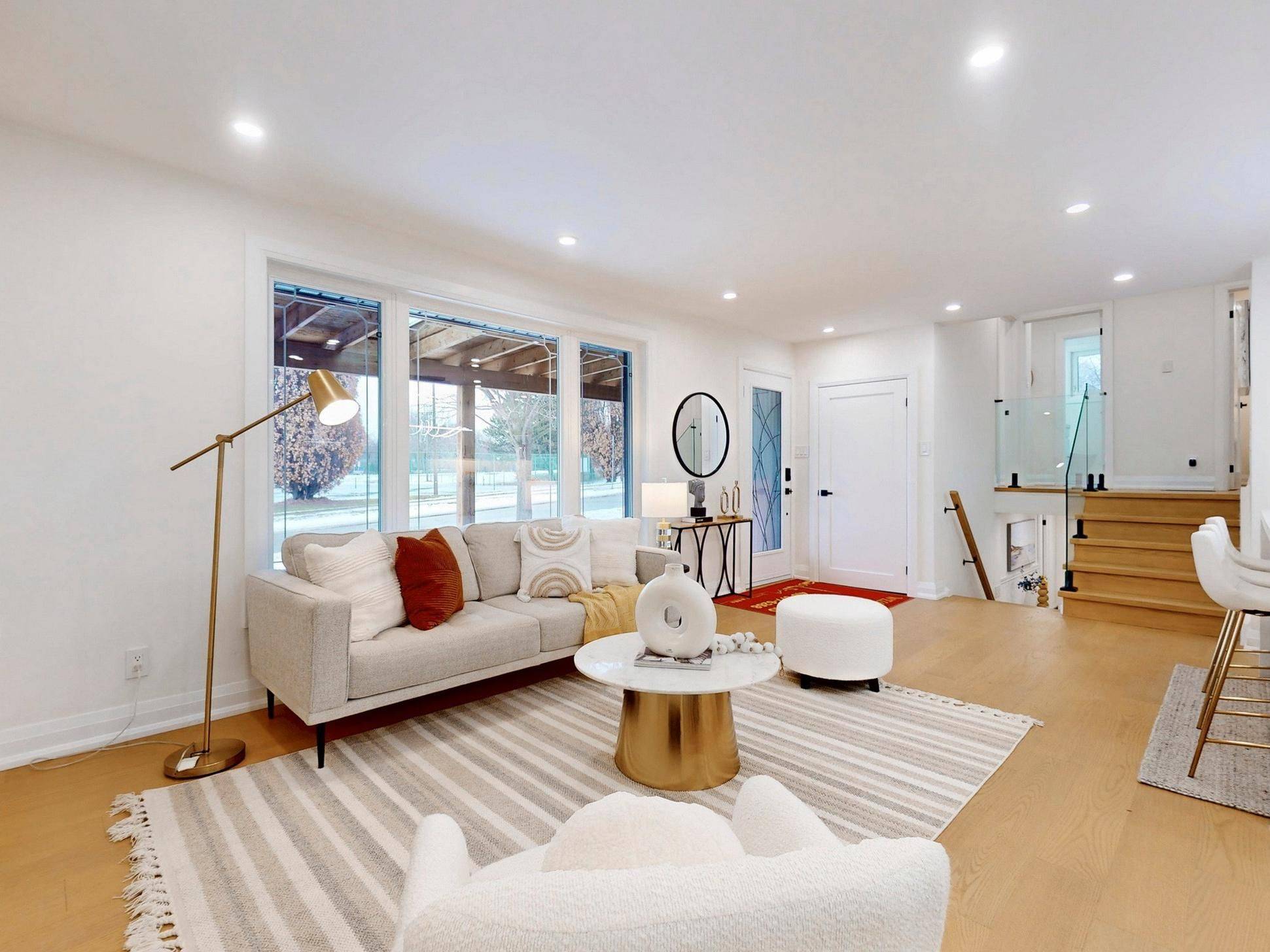 Toronto C15, ON M2H 1M1,38 Cresthaven DR