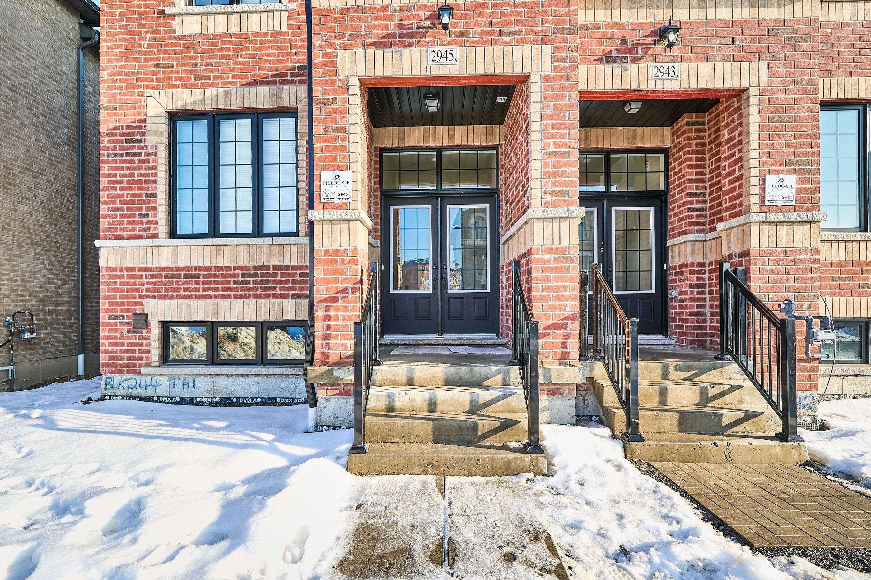 Pickering, ON L1V 2P8,2945 Starlight DR