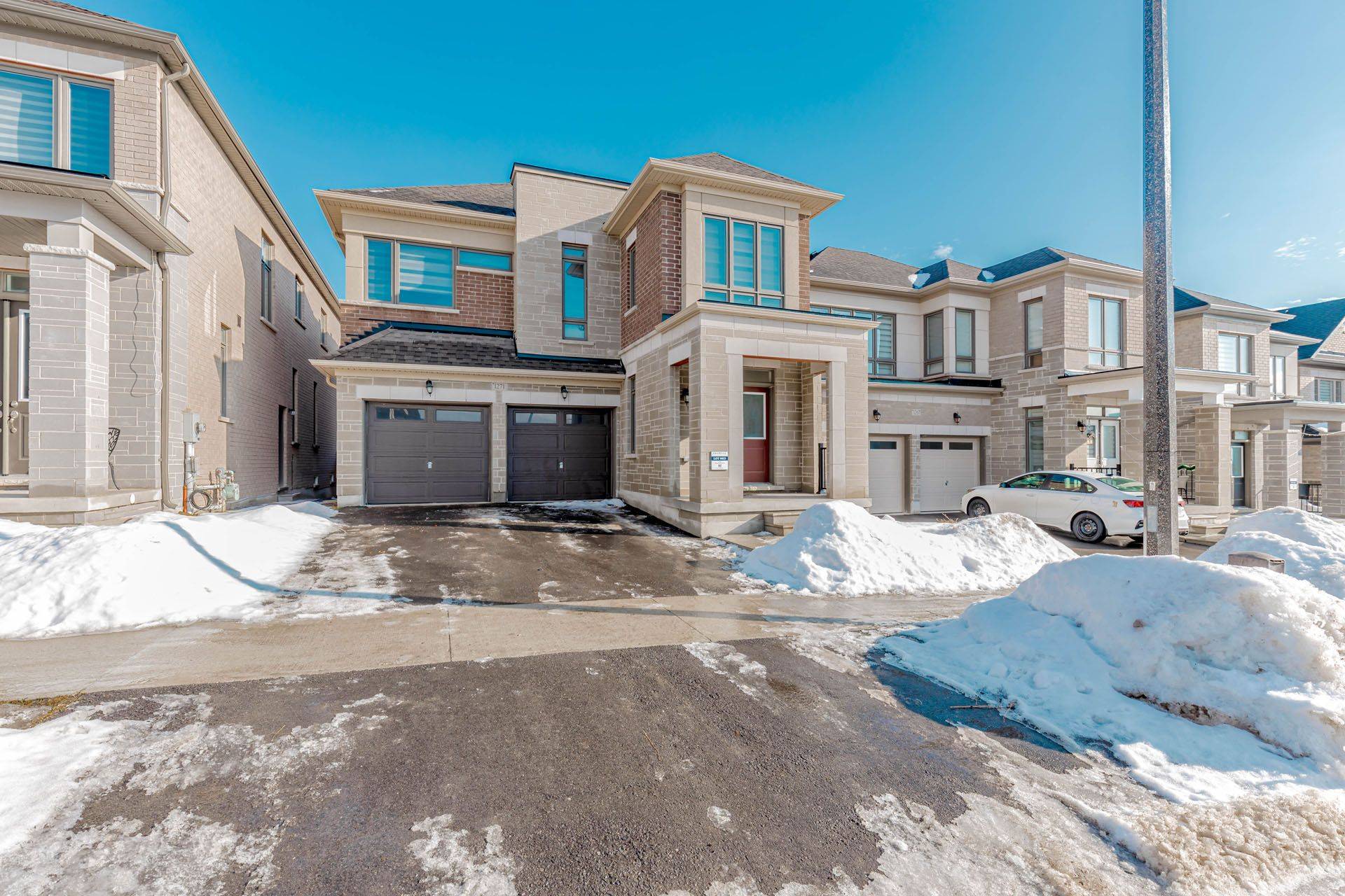 Oshawa, ON L1L 0T9,1271 Plymouth DR