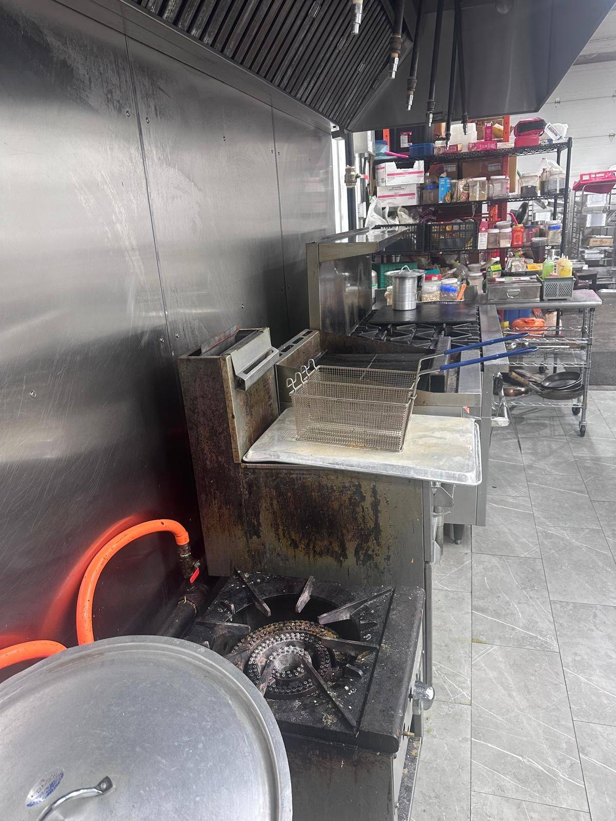 Barrie, ON L4N 9A7,25 SAUNDERS RD #2