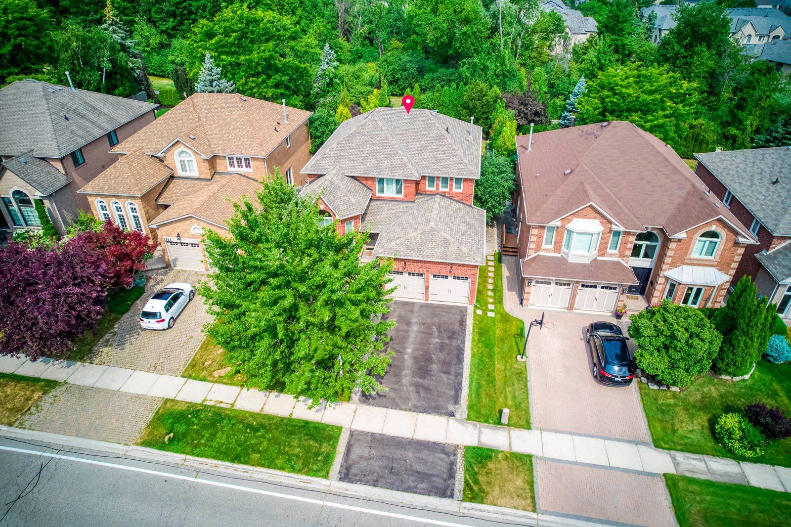 Oakville, ON L6H 6E7,1387 Bayshire DR