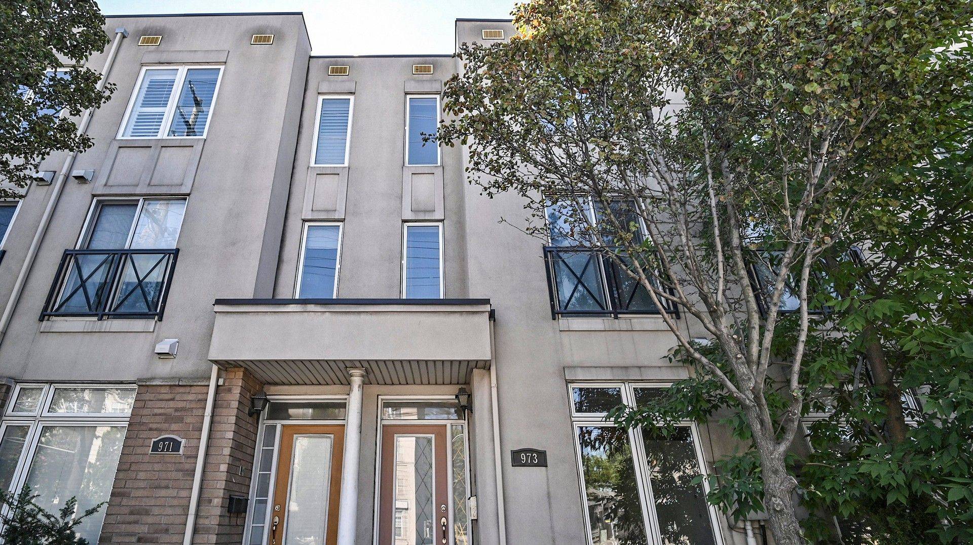 Toronto W07, ON M8Z 1P3,973 The Queensway N/A