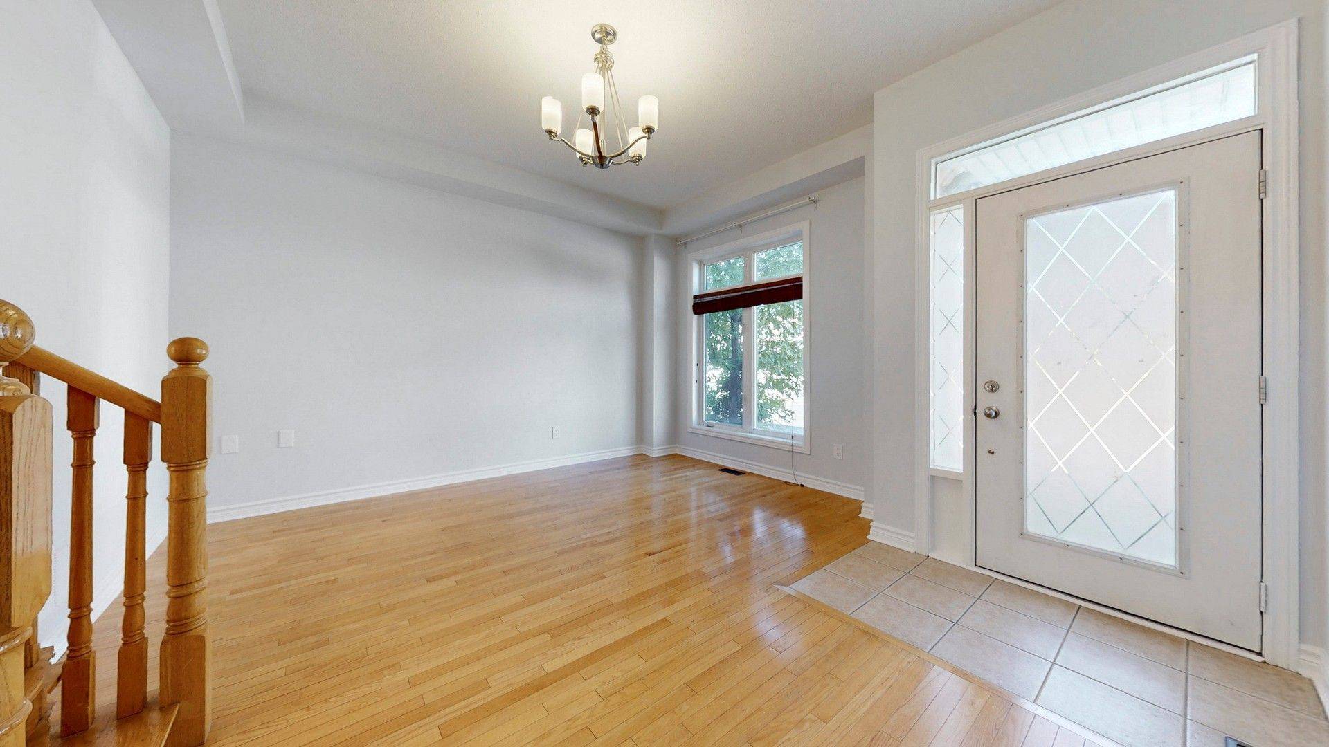 Toronto W07, ON M8Z 1P3,973 The Queensway N/A