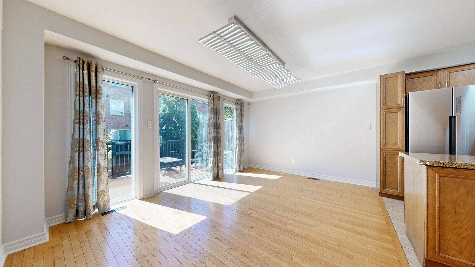 Toronto W07, ON M8Z 1P3,973 The Queensway N/A