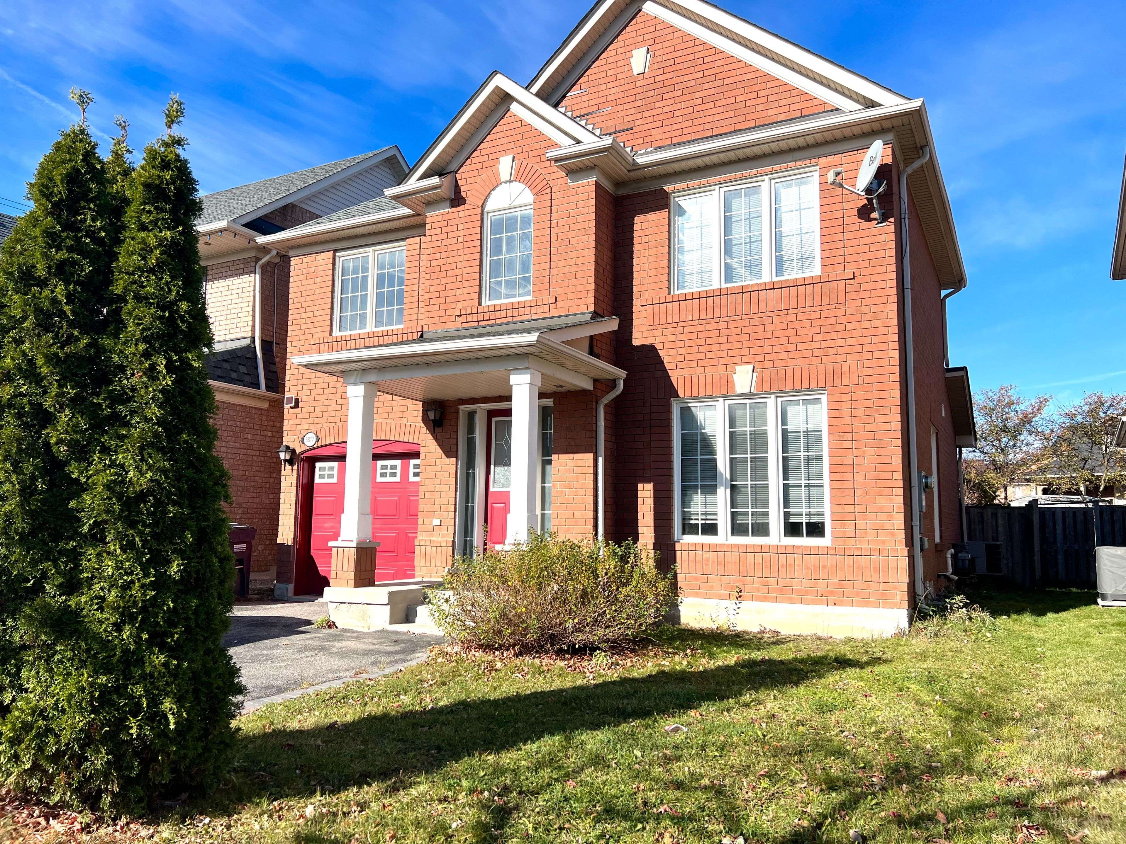 Mississauga, ON L5N 8J7,5872 Osprey BLVD #Upper