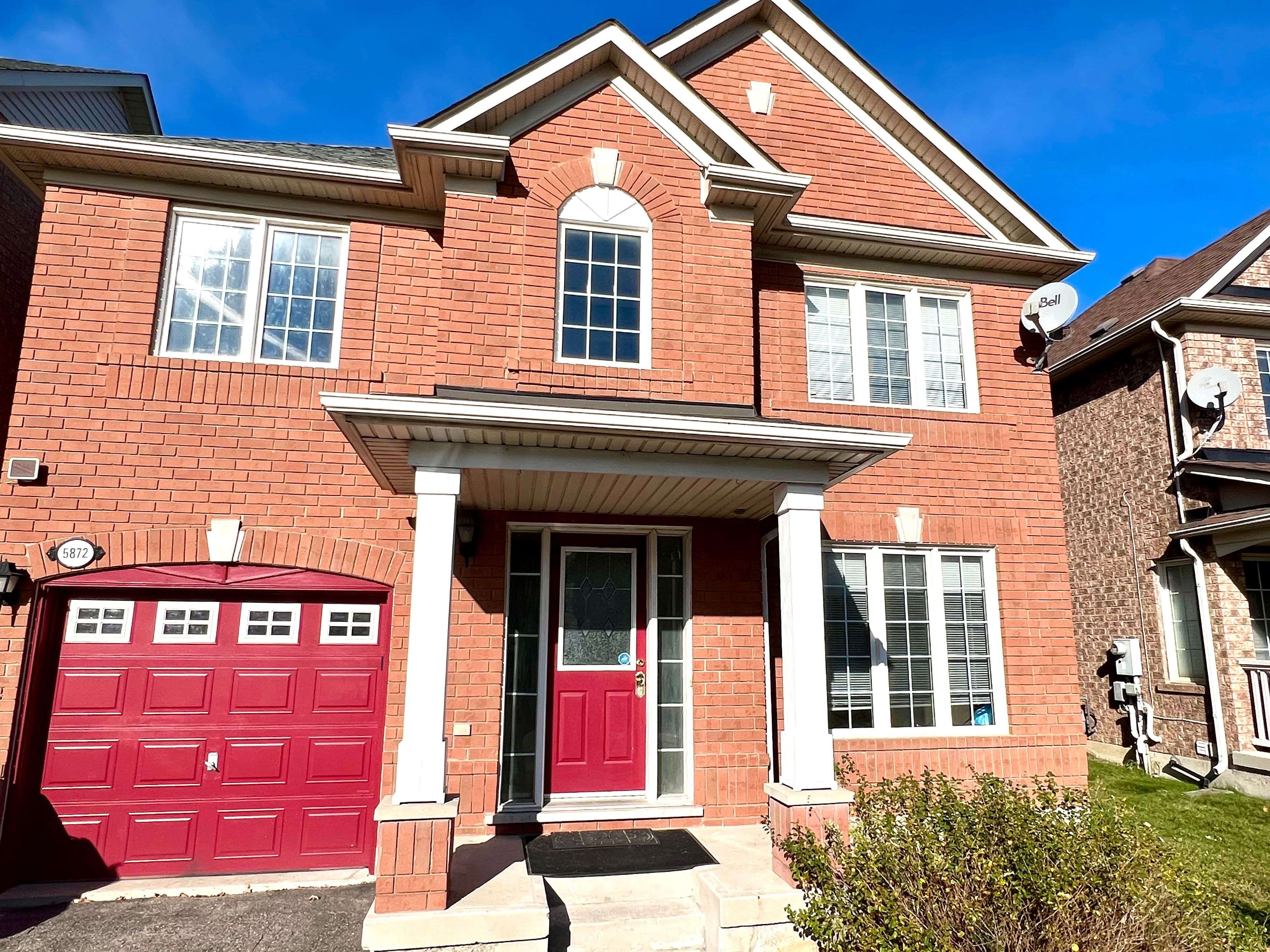 Mississauga, ON L5N 8J7,5872 Osprey BLVD #Upper