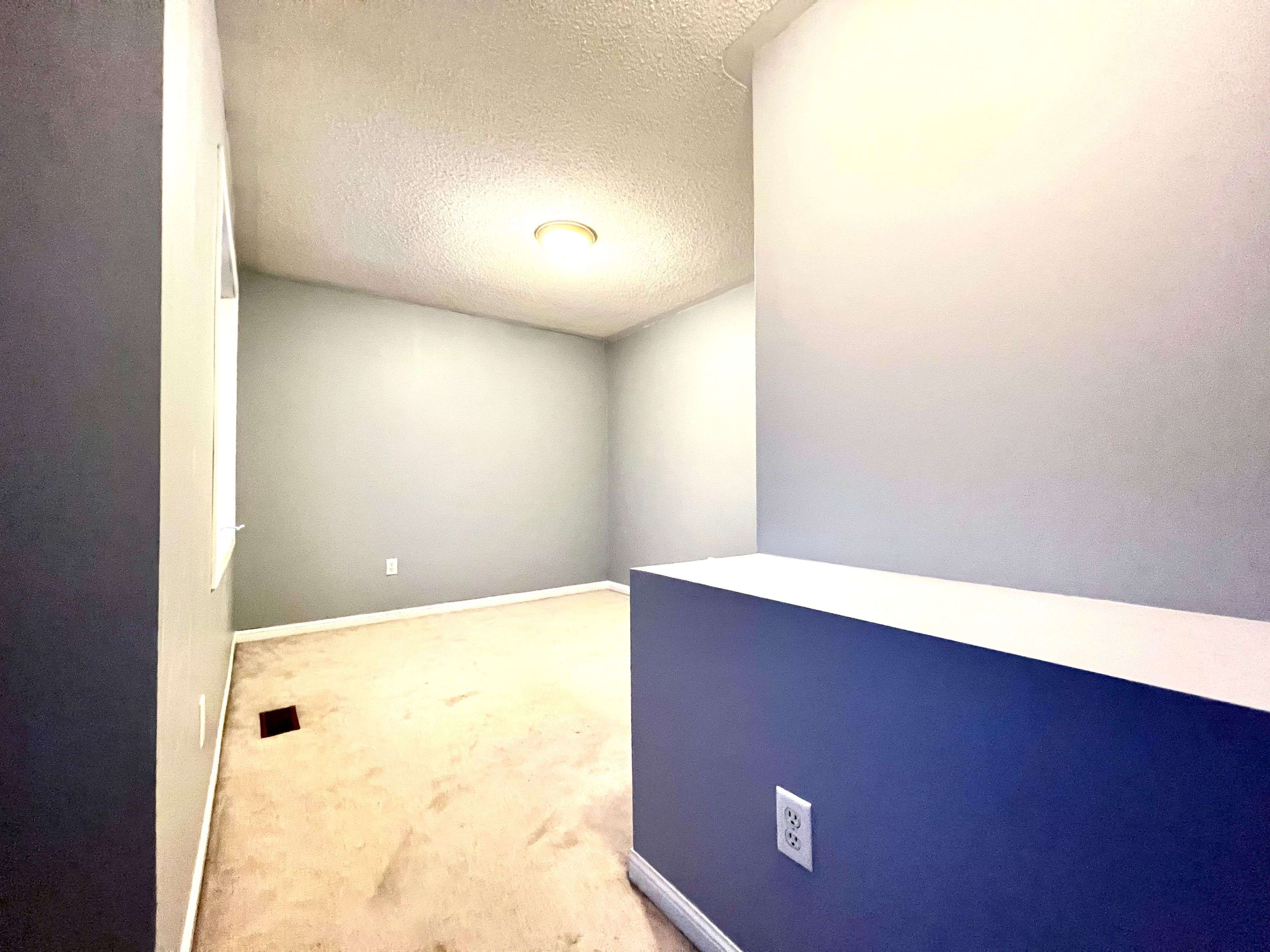 Mississauga, ON L5N 8J7,5872 Osprey BLVD #Upper