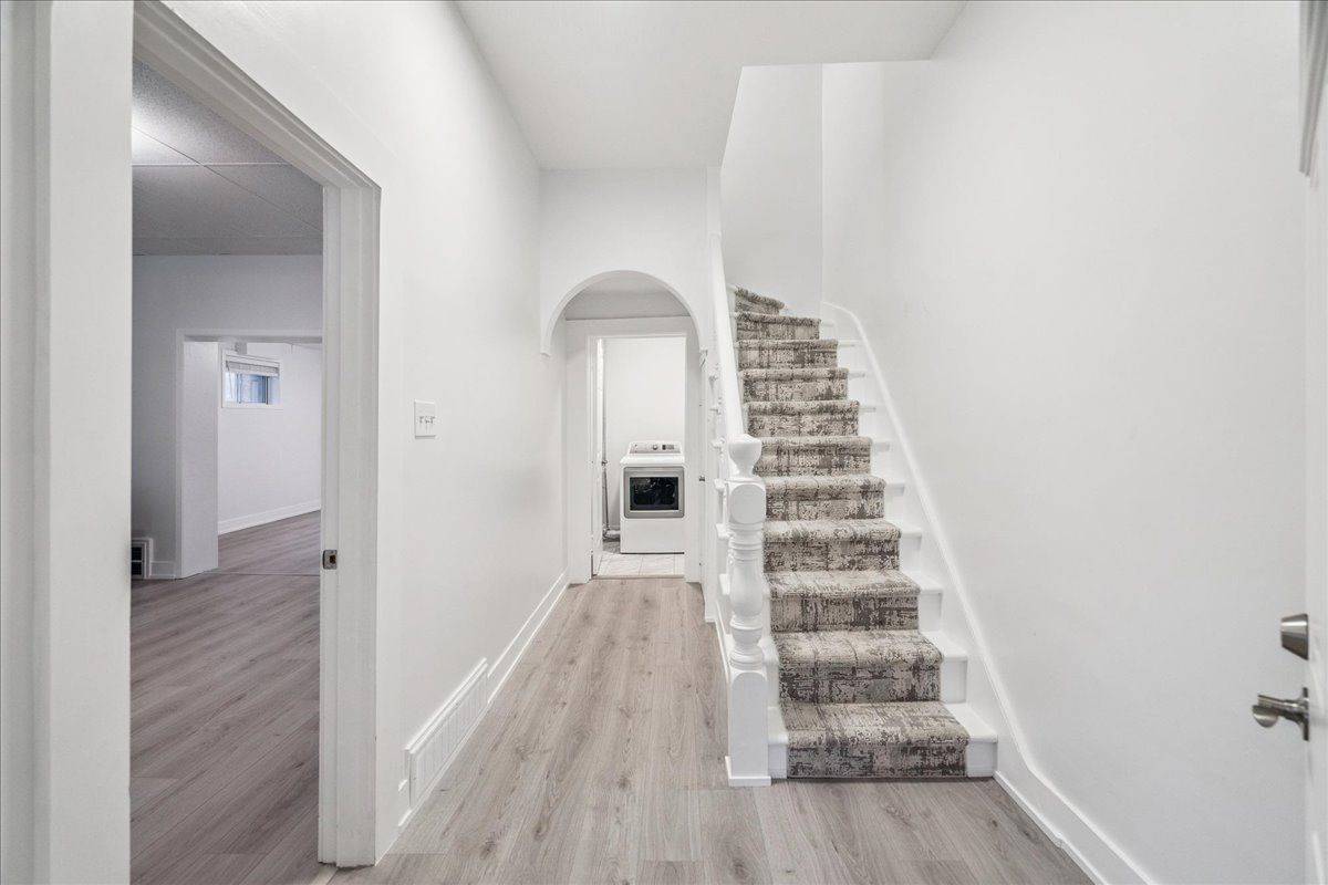 Hamilton, ON L8R 1P1,183 Market ST