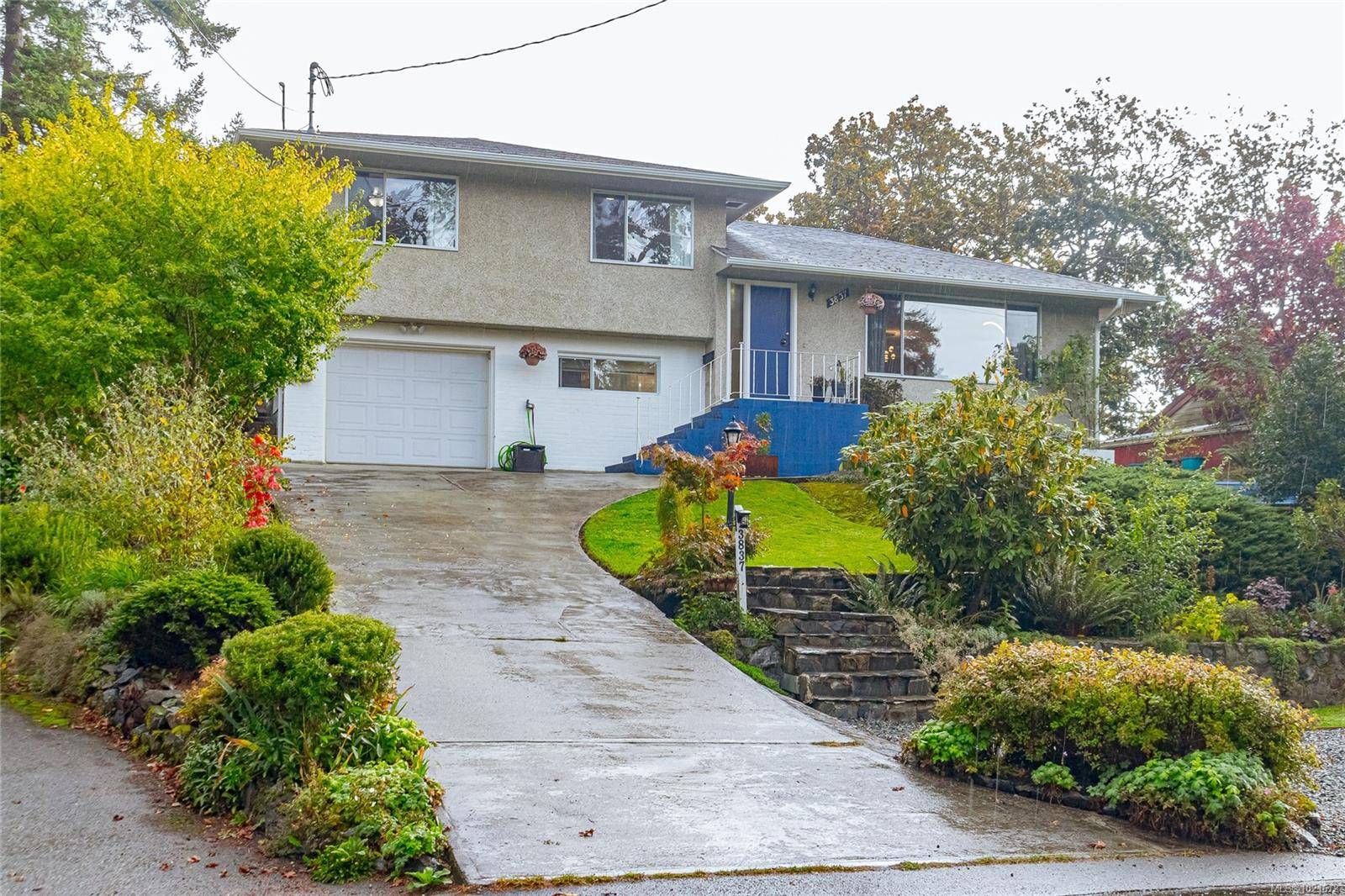 Saanich, BC V8Z 5A3,3837 Wilkinson Rd