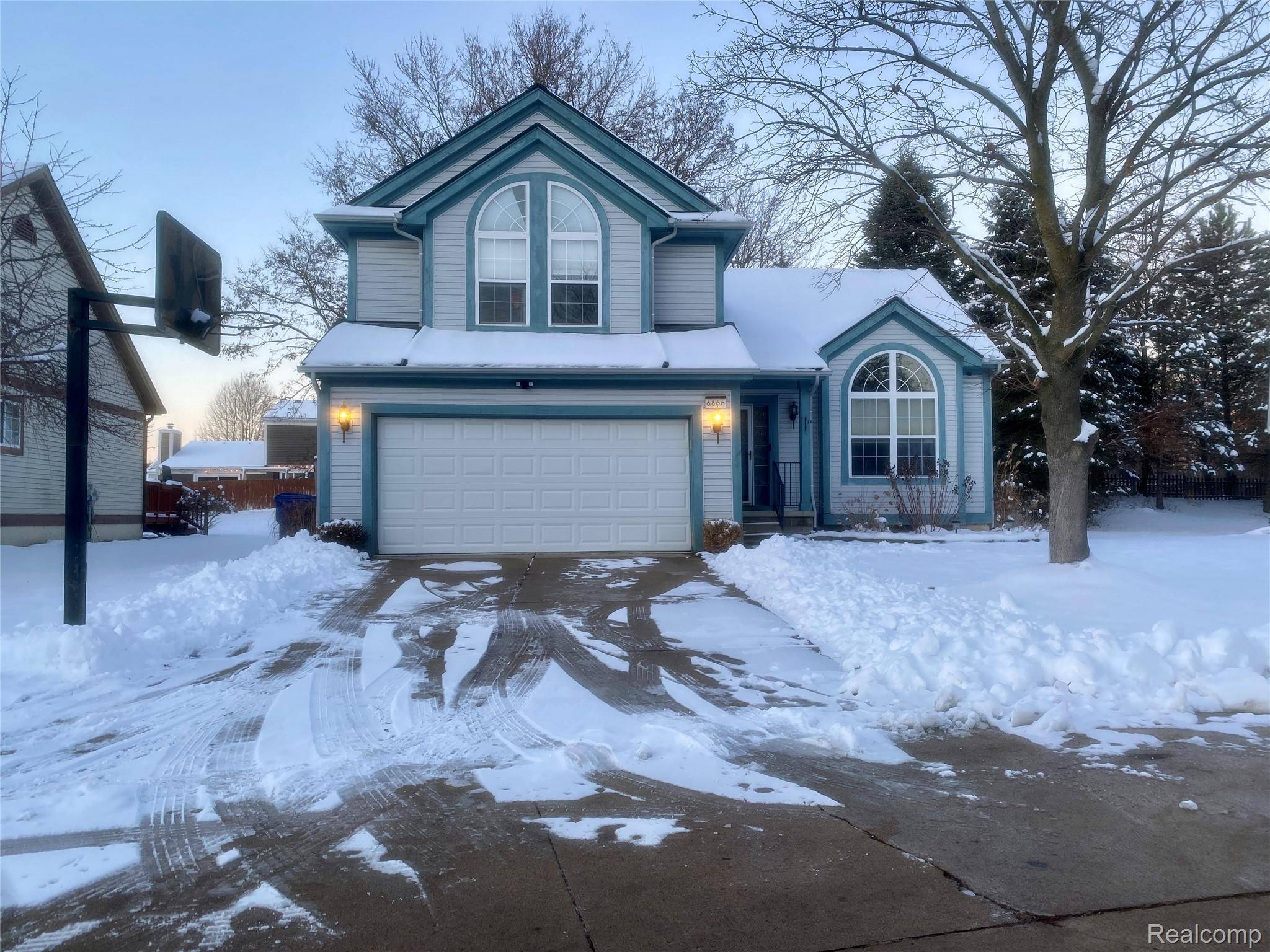 Waterford, MI 48327,6866 Fox LN