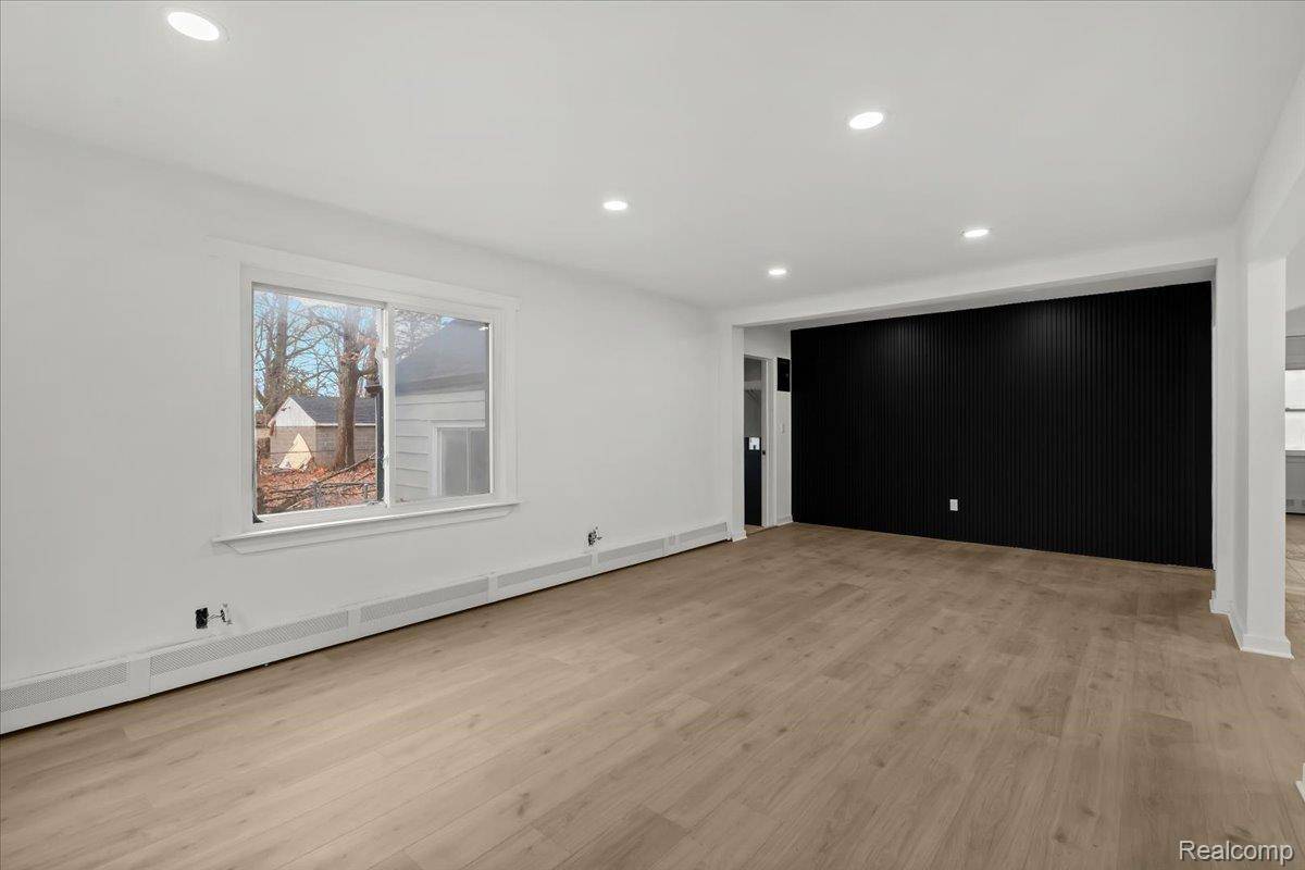 Southfield, MI 48075,20960 Westhampton AVE